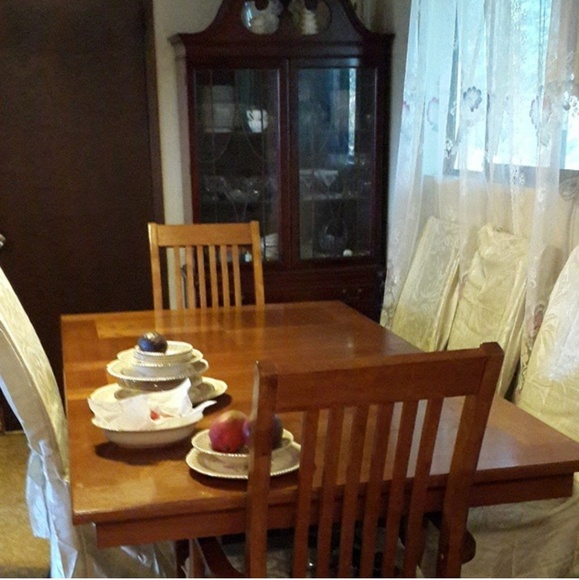 Solid Oak 6 person Dining table & Chairs - Picture 2 of 2